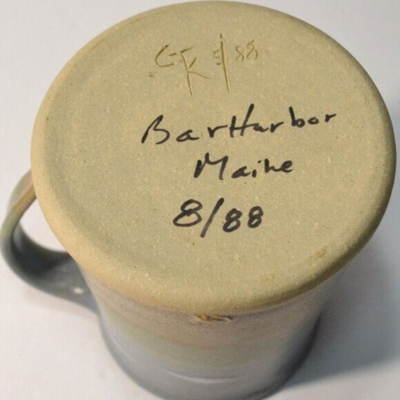 Vintage GK Pottery Set Of 3 Mugs Graduating Sizes Clouds In Sky Design Beach - Picture 9 of 9